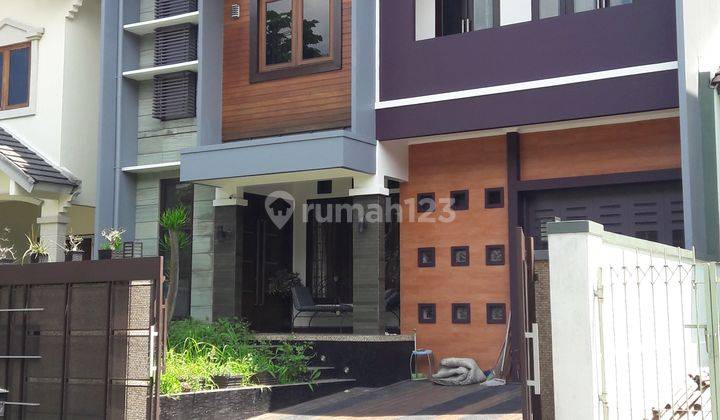 Rumah 2 Lantai Semi Furnished di Setra Duta Cemara, Bandung 2