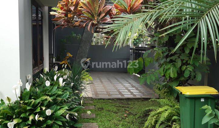 Rumah 2 Lantai Bagus Semi Furnished di Aeromodeling, Bandung 1