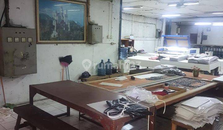 Gudang Ex Pabrik Apparel Olah Raga Bangunan 3 Lantai di Pinggir Jalan Raya Kranji 2