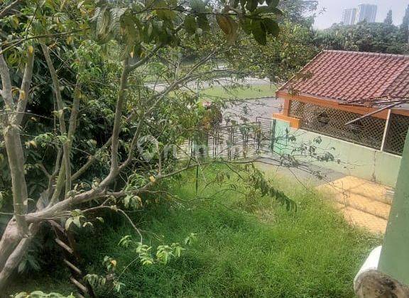 Rumah Besar Lokasi Strategis Hadap Taman di Kemang Pratama 1 2