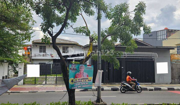 Rumah Dengan Halaman Luas Hitung Tanah Saja di Jatinegara Kaum Lokasi Untuk Usaha 2