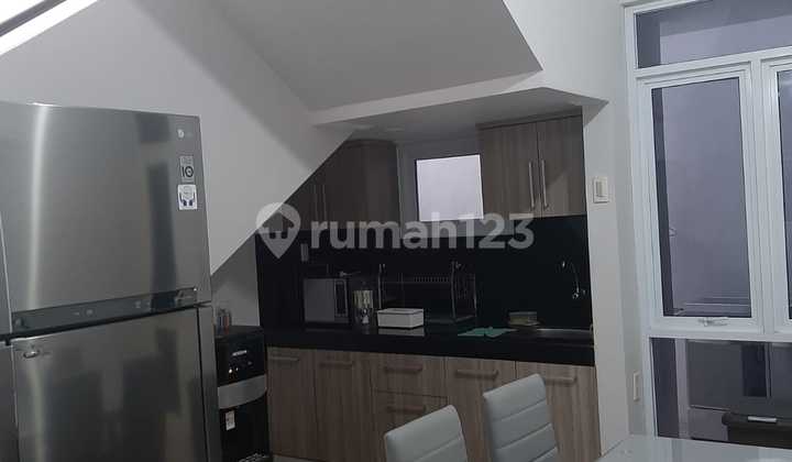 dapur rumah terawat semi furnish 2