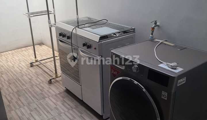 foto lainnya rumah terawat semi furnish 2