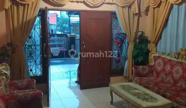 Rumah Cantik Luas di Pinggir Jalan Raya Cut Mutia Kota Bekasi  2