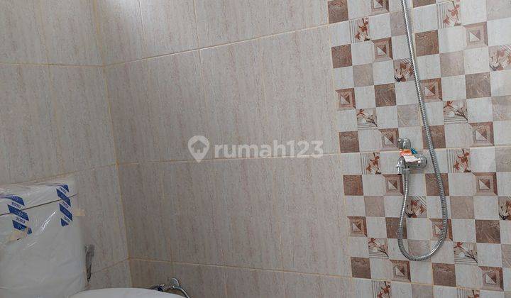 RUMAH 2 LANTAI DEKAT STASIUN KRL, ALUN², SIAP HUNI 7