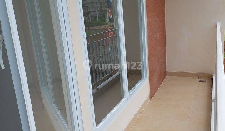 RUMAH 2 LANTAI DEKAT STASIUN KRL, ALUN², SIAP HUNI 12