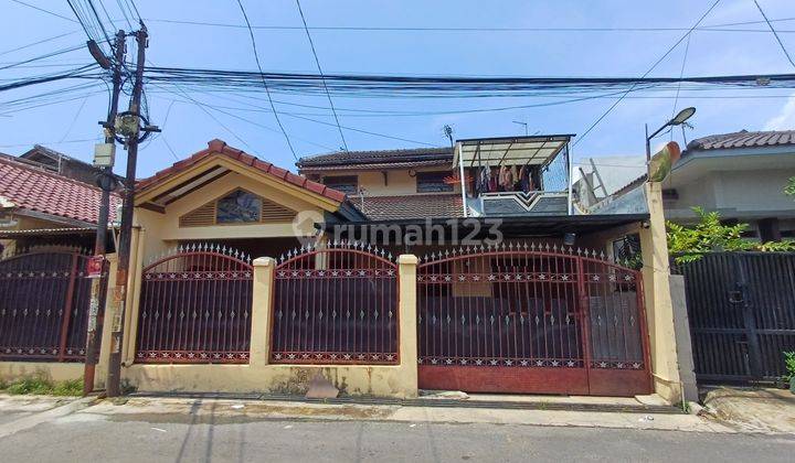 Rumah Plafon Tinggi Nyaman Dihuni di Cipamokolan 1