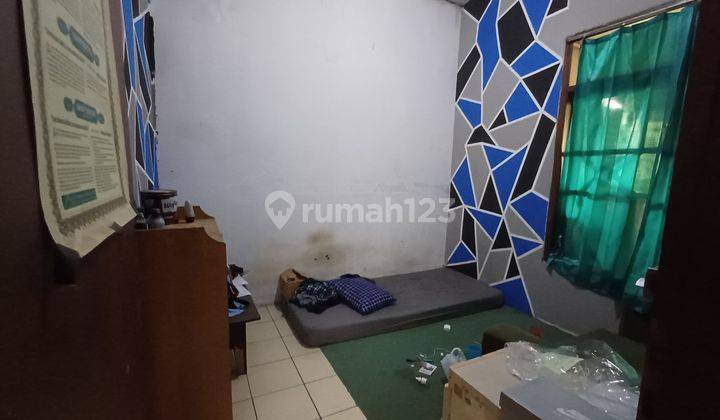 Rumah Luas, Plafon Tinggi, Cocok Untuk Hunian Keluarga di Logam 2