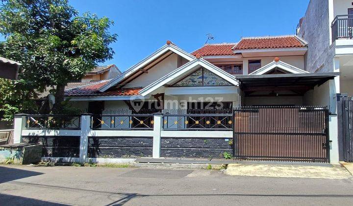 Rumah Siap Huni Dilengkapi Carport Dan Garasi di Margahayu Raya 1