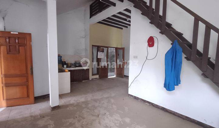 Rumah Posisi Hook, Lokasi Dekat Ke Jalan Utama di Logam 2