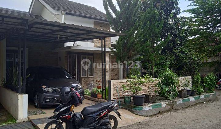 Rumah Minimalis Ada Halaman Depan di Ciwastra 1