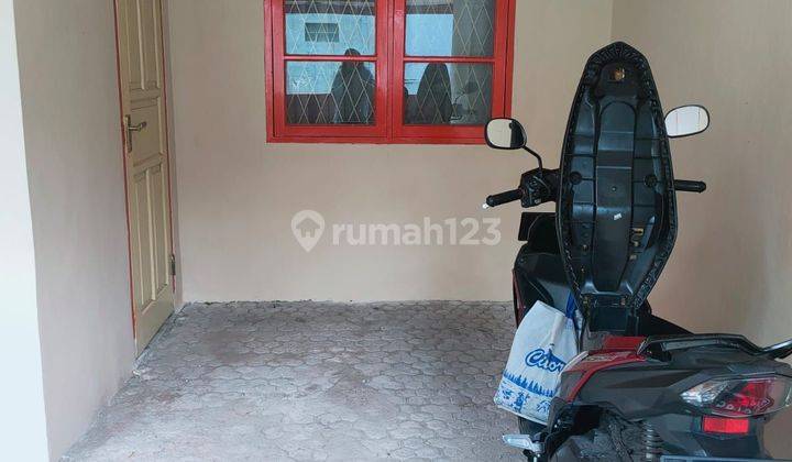 Rumah terawat di komplek margahayu dekat MIM 2