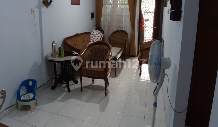 ruang tamu dijual rumah siap huni di
