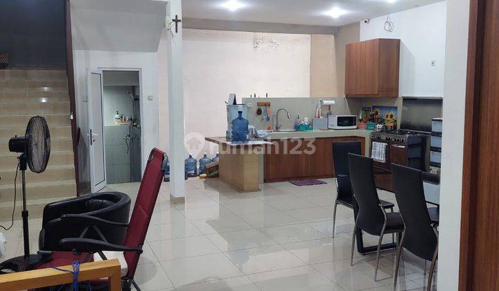  Rumah 3 Lantai Semi Furnished Bagus Komplek Villa Arteri Kebon Jeruk 1