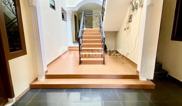 DIjual Kost-Kostan Strategis 24kmr Di Setu Cipayung Jakarta Timur DIjual Kost-Kostan Strategis 24kmr Di Setu Cipayung Jakarta Timur