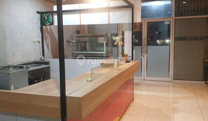  Ruko di Bekasi, Harapan Indah Semi Furnished HGB - Hak Guna Bangun 2