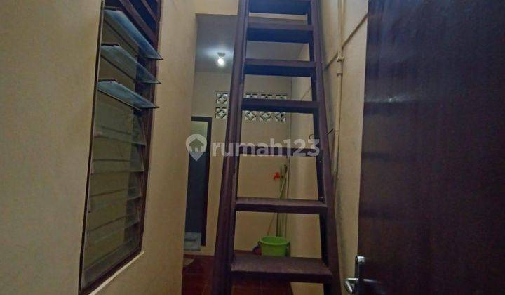Rumah 1,5 Lantai dalam komplek perumahan besar di Jaticempaka 4