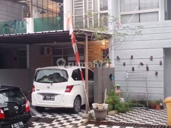 Rumah di Jatiwarna bekasi dalam cluster Cottonwood green Park asri yul 1