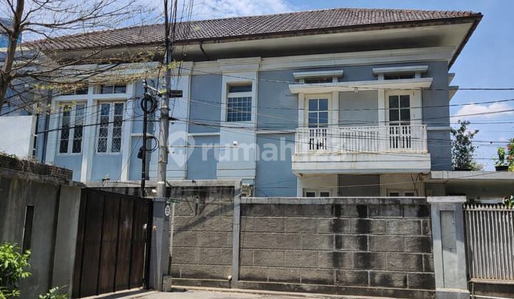 3-Story House 500M2 5+1BR Semi-Furnished Neat Ready to Live in Menteng 2