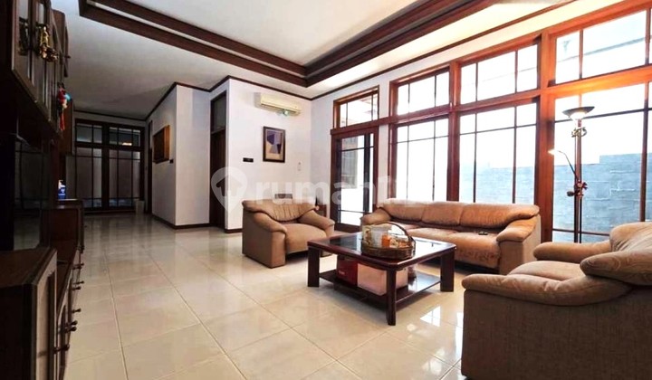 Rumah Megah Hoek Puri Indah 508m SHM Semi Furnish Kokoh Full Jati 2