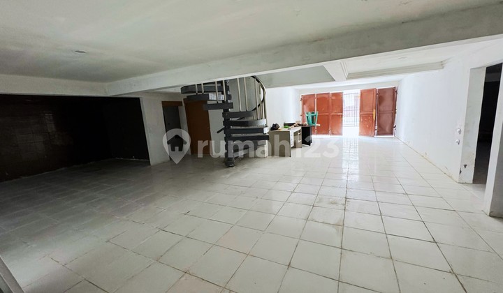 Rumah 2Lt 260m2 13x20 3+1KT Dalam Cluster di Karang Bolong Ancol 2