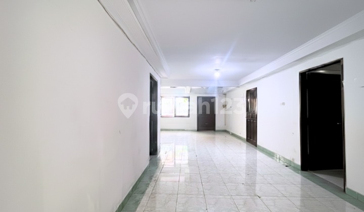 Termurah Mutifungsi! bisa untuk Kost Kostan, Gudang Expedisi, Mess dan Usaha Rumahan, 2 Lantai 315M, Rumah di Muara Karang 2