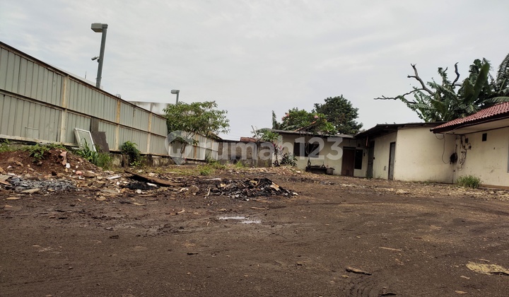 Disewakan tanah cocok untuk workshop,Pool mobil di Narogong Bekasi  3