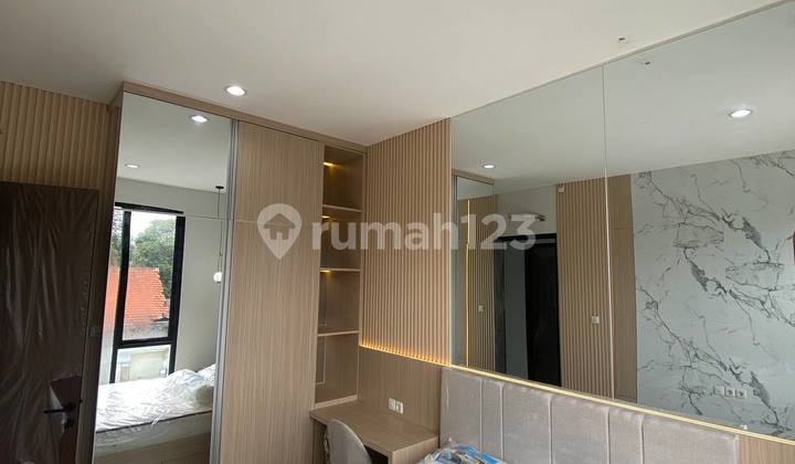 rumah lebar 10 meter 3 lantai dekat mrt, toll & mall lebak bulus jakarta selatan