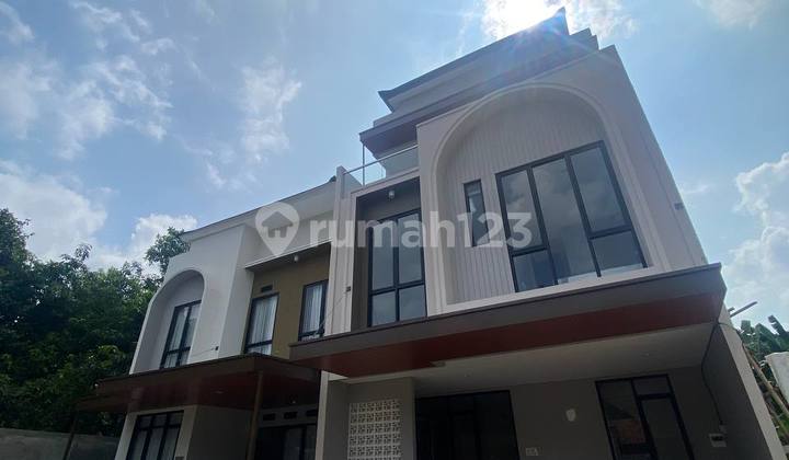 rumah lebar 10 meter 3 lantai dekat mrt, toll & mall lebak bulus jakarta selatan