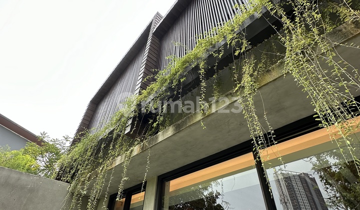 Rumah Mewah (Hook) 3 Lantai Dalam Komplek Elite Bintaro
