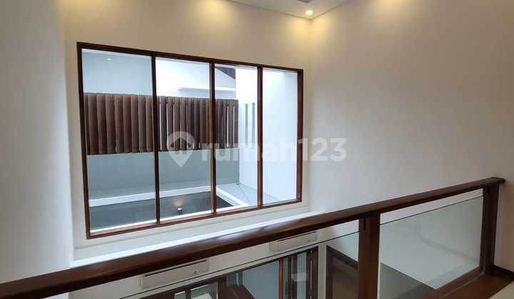 Nice Ready-to-Occupy House in Bintaro Sector 9 2