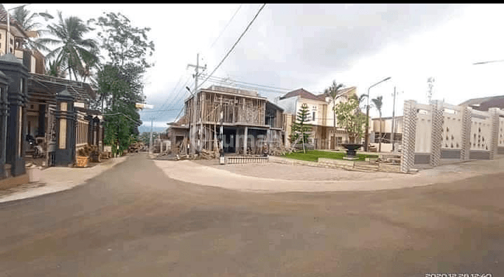 Rumah Villa Belakang Gor ken arok kota madya Malang  1