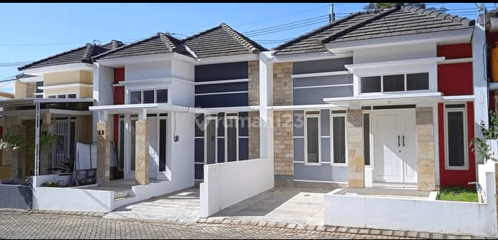 Rumah Baru Konsep Villa Dau Batu  1
