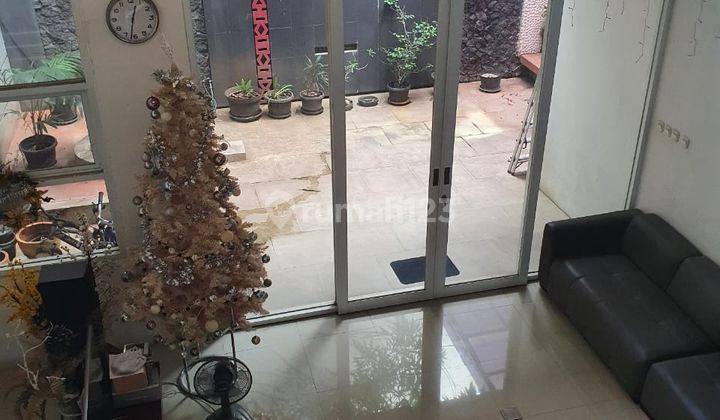 Rumah 3 Lantai Kayu Putih Bagus Semi Furnished 12