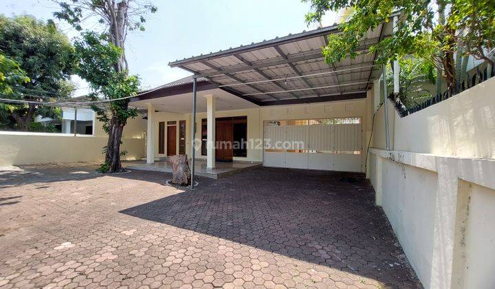 Rumah Menteng Furnish Rapi Bagus Siap Huni 2