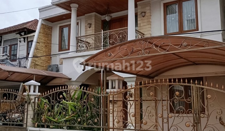 Rumah 2 Lantai Bagus SHM di Jl. Janur Elok Kelapa Gading