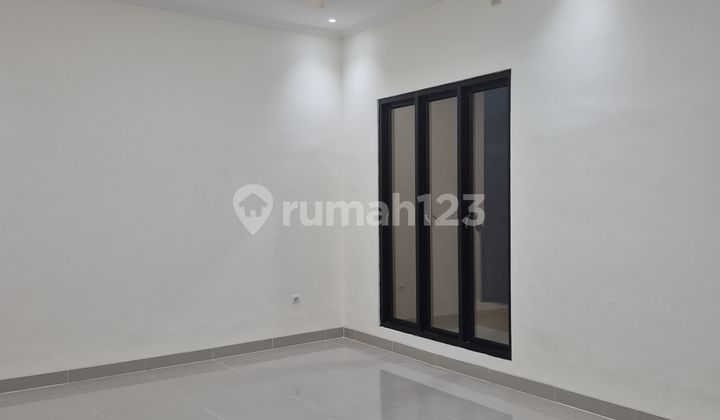 For Sale 3-Story Ready-to-Occupy House in Kelapa Nias – Strategic Location!