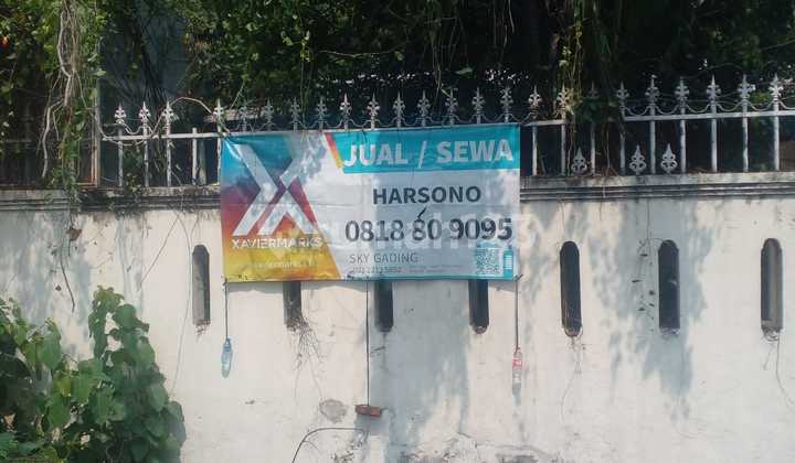 2-Story House in Muara Karang Raya, North Jakarta 2