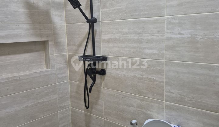 For Sale 3-Story Ready-to-Occupy House in Kelapa Nias – Strategic Location! 2