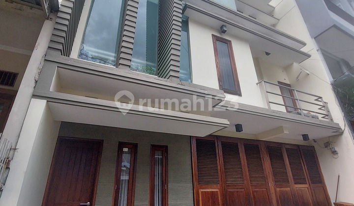 House for Sale Near Kelapa Gading Mall - Negotiable Price!