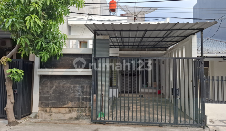 Disewakan! Rumah di Belakang Mall Kelapa Gading Furnished