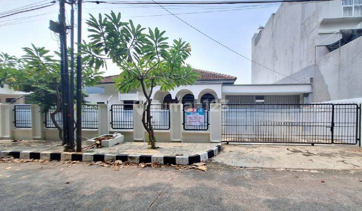 Rumah Pulomas Bagus Siap Huni Lokasi Strategis 2