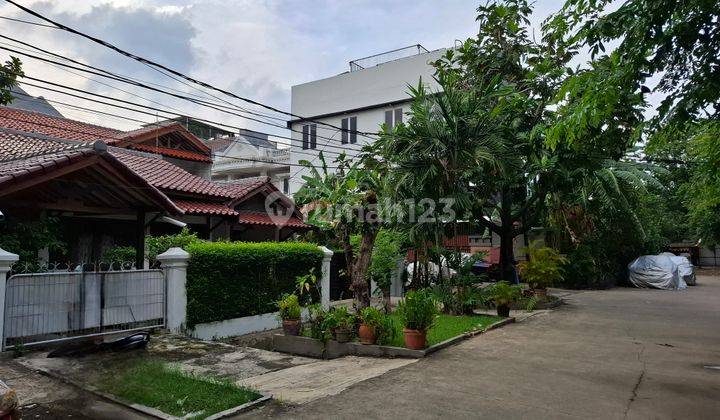 Rumah Kemayoran 2 Lantai Bagus Siap Huni 2