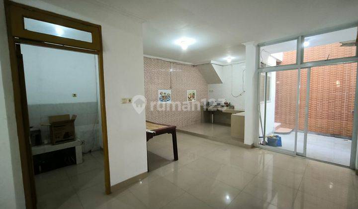 Rumah Metland Menteng 2 Lantai Semi Furnished 2