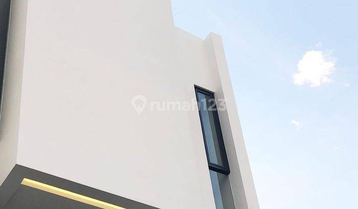 Compact House 3 Lantai + Rooftop Ampera Kemang 1