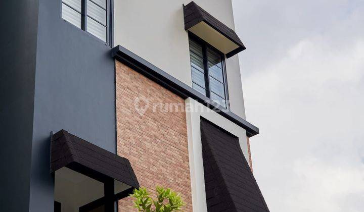 Rumah Scandinavia 2 Lantai di Jantung Jakarta Timur 1