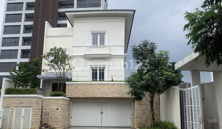 Rumah Mewah Di Kebayoran 3 Lantai Dengan Pool Lokasi Strategis 2
