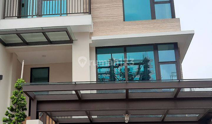 Pondok Indah Townhouse dengan backyard pas buat keluarga muda 1