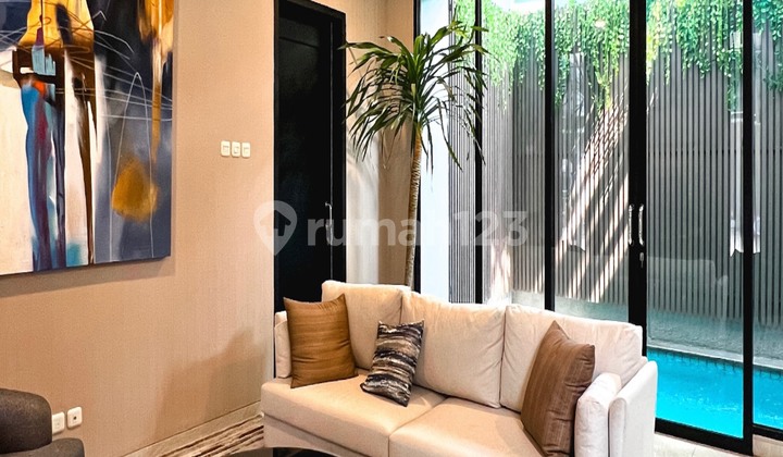 ruang keluarga the residence kemang jaksel masih