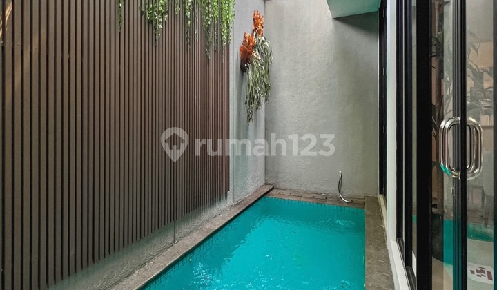 kolam renang the residence kemang jaksel masih